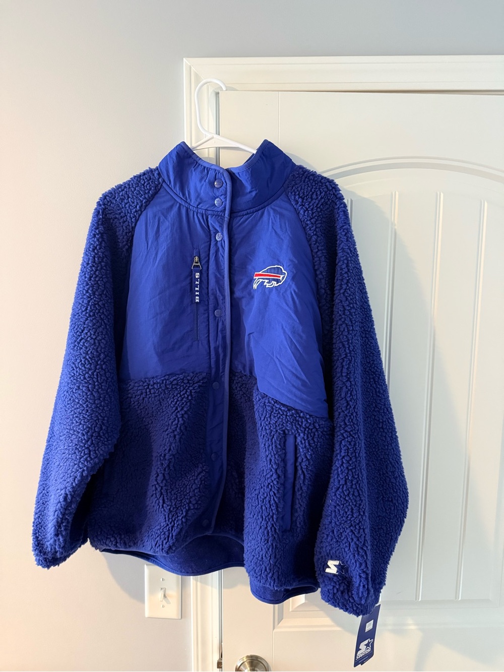 NEW - Size 2XL - Starter Women's Buffalo Bills Embroidered Sherpa Button Jacket